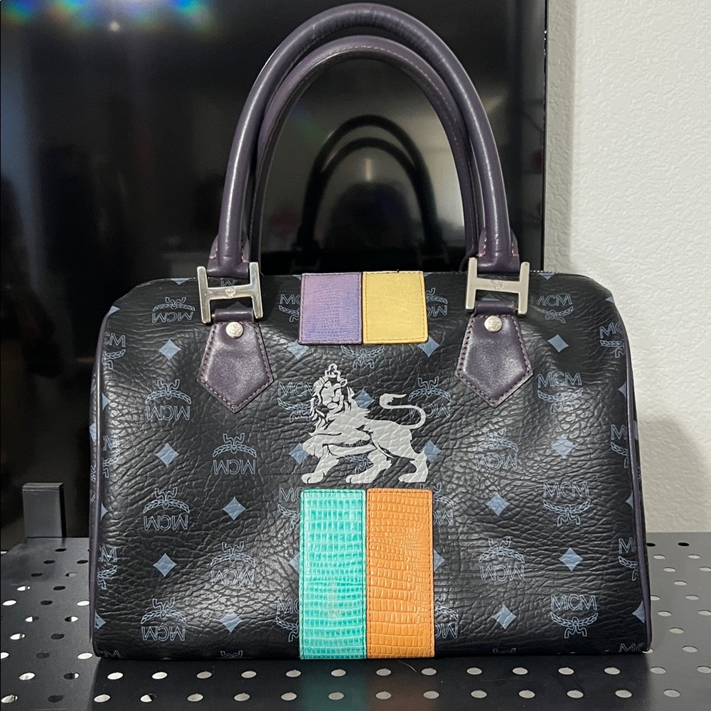 Grab Your 1 Squeaky Chicken!!! Get a Chance to Win Lux MCM or Coccinelle - Picture 7 of 9